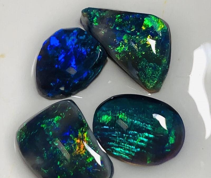 Opale de Lightning Ridge : origine, couleurs, valeur et conseils d’achat