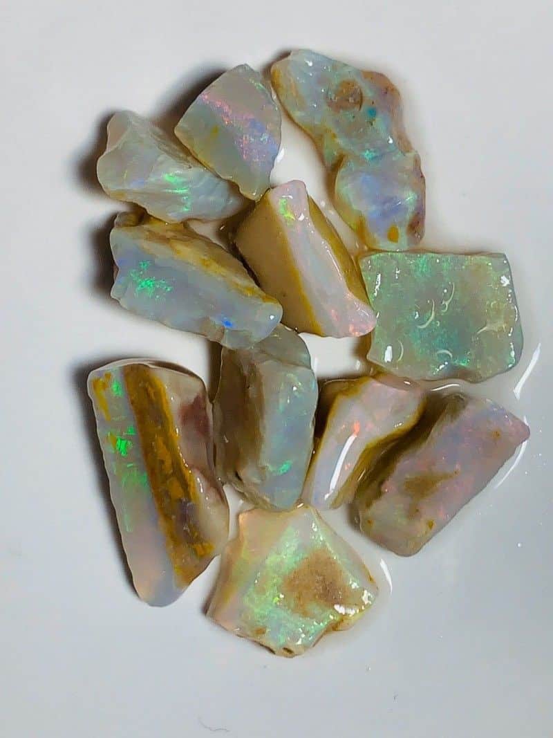 lot d'opales cristal brutes de Coober Pedy en Australie
