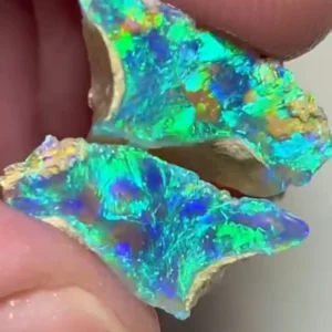Pair of crude opals Lightning Ridge 17 ct in blue green.slope view