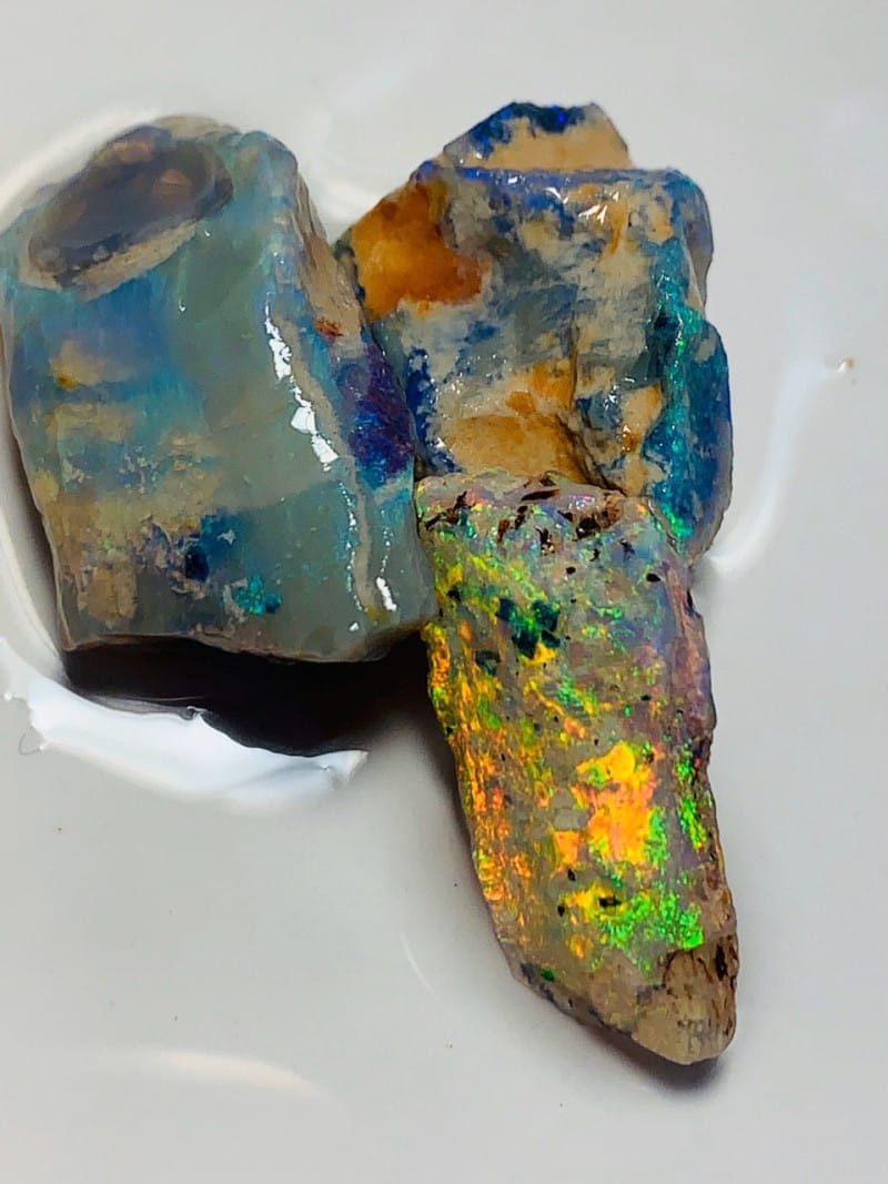 Nobby opal et seam opal de mon stock sur opalesandgems.com Opales nobby et seam opal provenant de mon stock